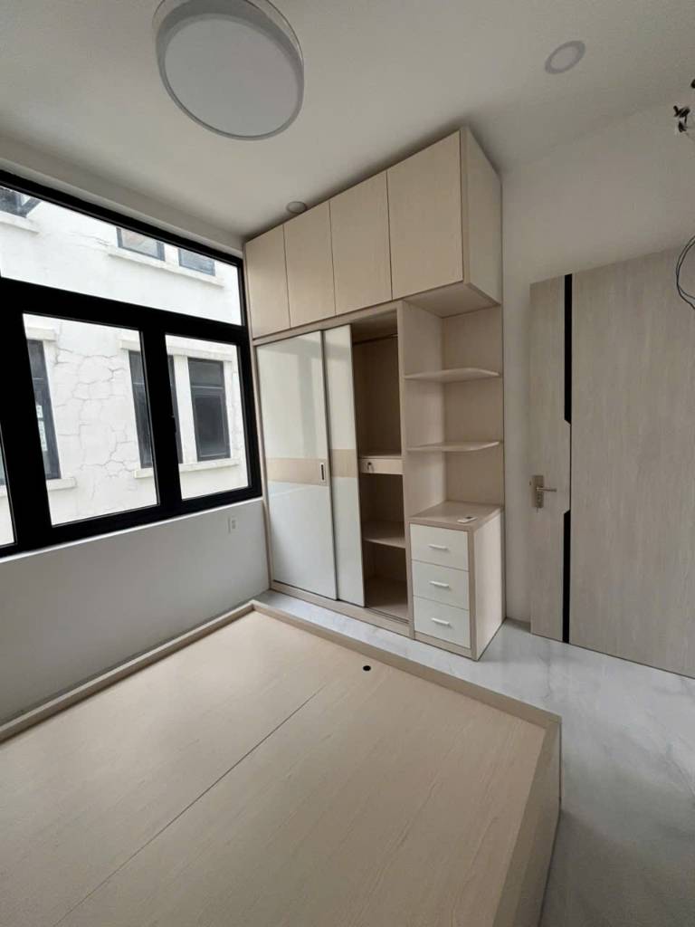 Nhà phố 5 tầng khu Manhattan 6 phòng ngủ thuận tiện ở và kinh doanh